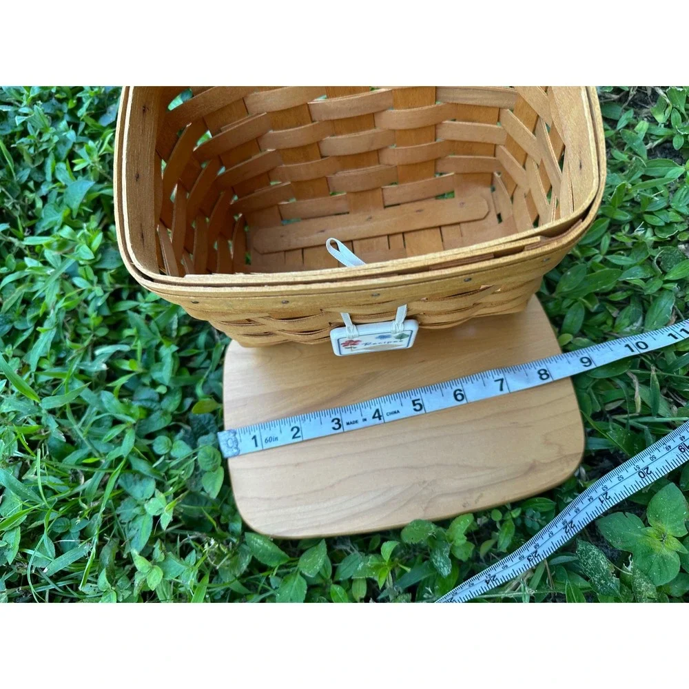 Longaberger 2000 Handwoven Recipe Basket with Woodcrafts Lid and Ceramic Tie-On